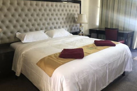 Inland Oasis Motel - Accommodation Rockhampton 0