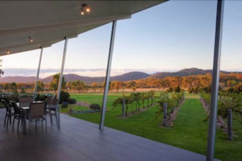 Azjure Studio Retreat - Accommodation Rockhampton 5