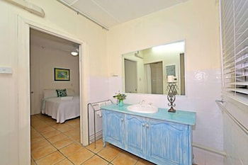 Bargara Gardens Motel & Holiday Villas - Accommodation Rockhampton 4