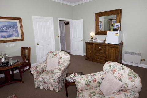 House On The Hill Bed & Breakfast - Accommodation Rockhampton 3