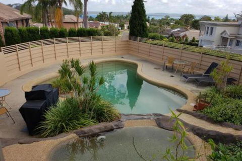 Corlette Poolside Getaway - Accommodation Rockhampton 3