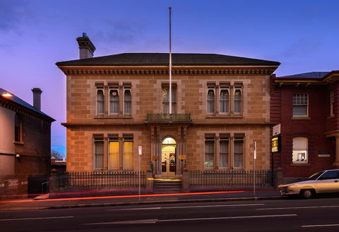 Macquarie Manor - Accommodation Rockhampton 1