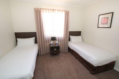 Aquarius Apartments And Cabins - Accommodation Rockhampton 4