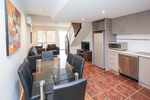 Aquarius Apartments And Cabins - Accommodation Rockhampton 3