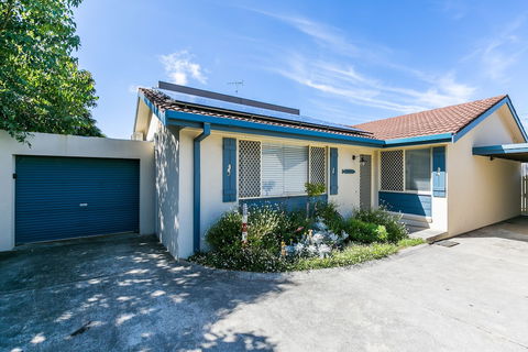 Beachfront Cottages Torquay - Accommodation Rockhampton 2