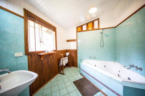 Foxwell Park Lodge & Restaurant - Accommodation Rockhampton 1