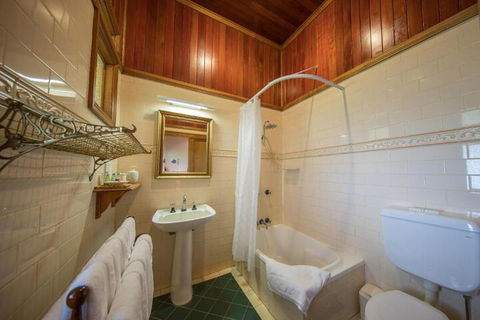 Foxwell Park Lodge & Restaurant - Accommodation Rockhampton 5