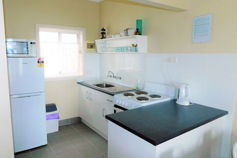 Walters Holiday Flats - Accommodation Rockhampton 7