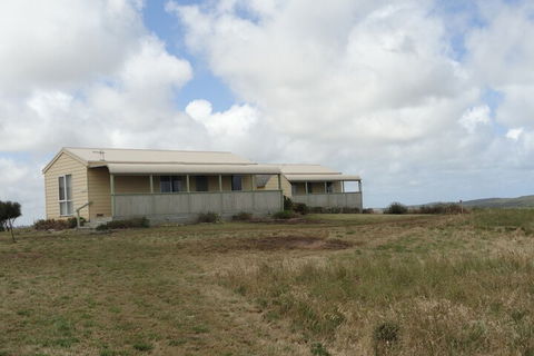 High View Family Cottages - Accommodation Rockhampton 4