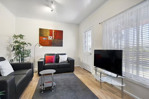Short Stays Gippsland - Accommodation Rockhampton 3
