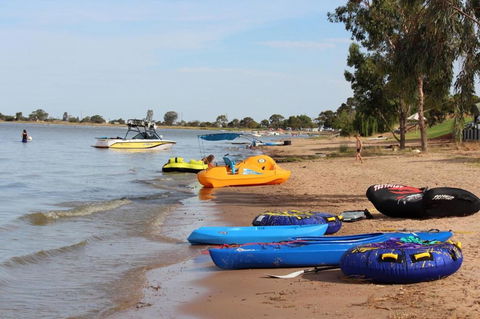 Lake Boga Waterfront Holiday House - Accommodation Rockhampton 3