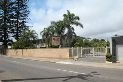 Como Apartments - Geraldton - Accommodation Rockhampton 0