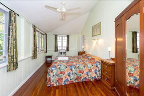 Auckland Hill Bed & Breakfast - Accommodation Rockhampton 2