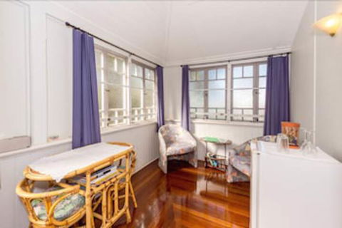 Auckland Hill Bed & Breakfast - Accommodation Rockhampton 1