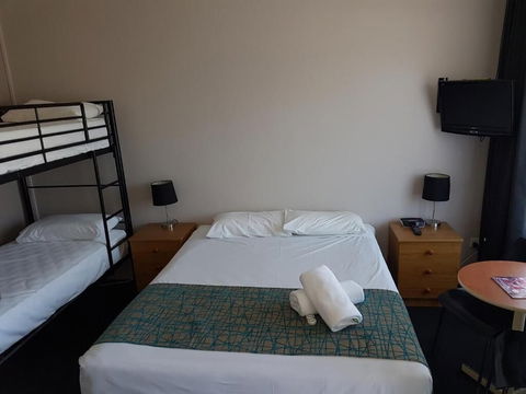 Gateshead Tavern Motel - Accommodation Rockhampton 4