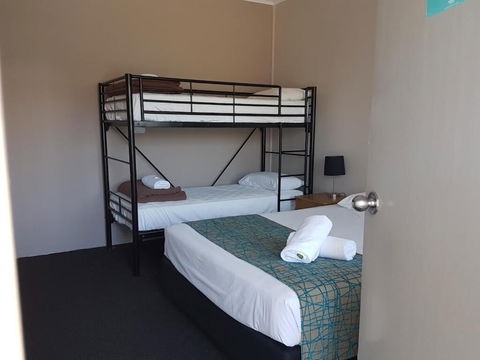 Gateshead Tavern Motel - Accommodation Rockhampton 2