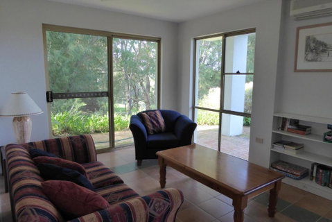 Sea Banksia - Accommodation Rockhampton 3