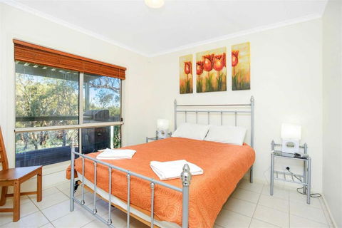 Cabernet Cottage - Accommodation Rockhampton 4