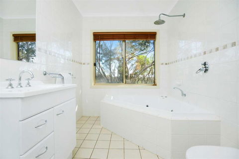 Cabernet Cottage - Accommodation Rockhampton 3