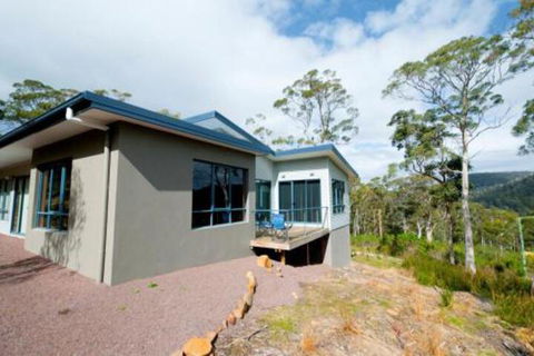 Hill Top Retreat - Accommodation Rockhampton 6