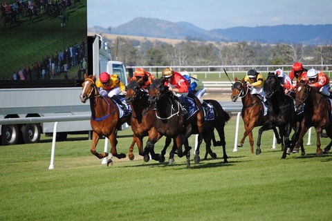 Airlie House Motor Inn - Accommodation Rockhampton 4