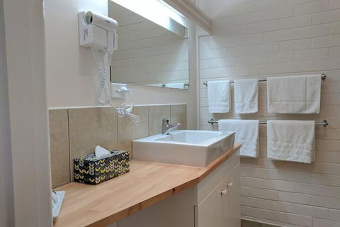 Lake Bolac Motel - Accommodation Rockhampton 4