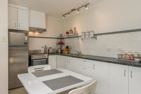 Moonrise View Apartment - Accommodation Rockhampton 1