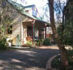 Ballarat cottages incorporating yarrowee cottage  Admirals cottage - Accommodation Rockhampton