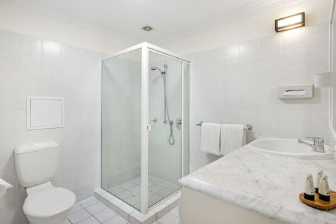 ULTIQA Rothbury Hotel - Accommodation Rockhampton 3