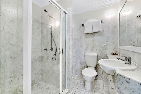 ULTIQA Rothbury Hotel - Accommodation Rockhampton 4