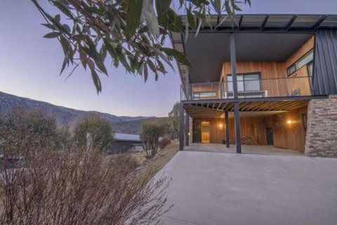 Studio 13 - Accommodation Rockhampton 0