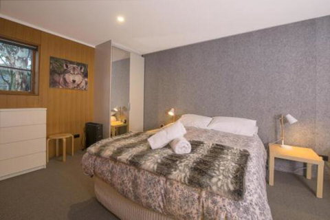 Studio 13 - Accommodation Rockhampton 4