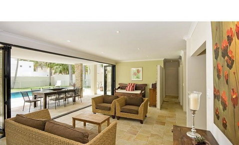 6 Witta Circle - Accommodation Rockhampton 1