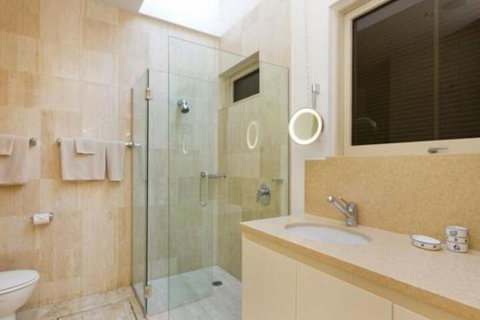 First Point - Accommodation Rockhampton 3