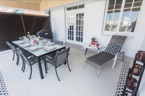 Carrington Manor - Accommodation Rockhampton 3