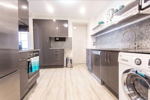 Carrington Manor - Accommodation Rockhampton 6
