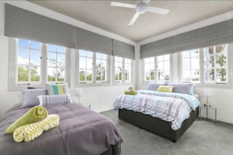 Carrington Manor - Accommodation Rockhampton 1