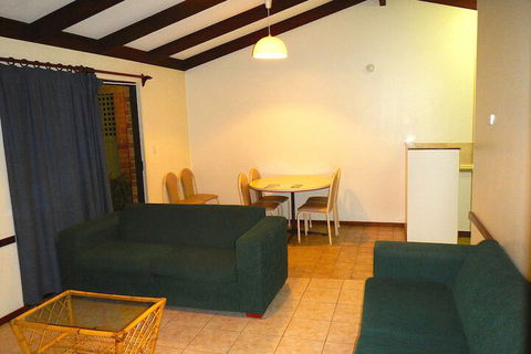 Wildsights Villas - Accommodation Rockhampton 5