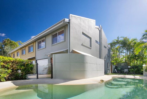 The Islander 1 - Accommodation Rockhampton 1