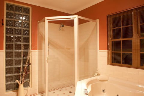 Linfield Cottage - Accommodation Rockhampton 3