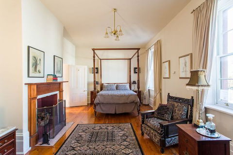 The Grand Old Duke - Accommodation Rockhampton 3