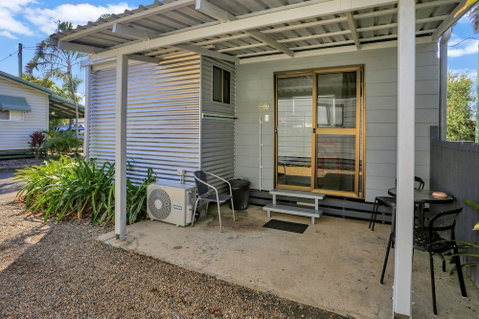 BIG4 Cane Village Holiday Park - Accommodation Rockhampton 4