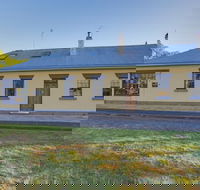 White's Corner - Accommodation Rockhampton