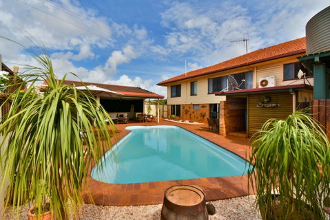 Dunelm House Bed And Breakfast - Accommodation Rockhampton 4