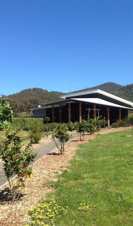 Amongst The Sticks - Accommodation Rockhampton 2