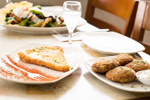Yaya's Hellenic Kitchen & Bar - Accommodation Rockhampton 0