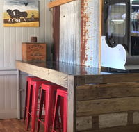Stuff Ya Guts - Accommodation Rockhampton