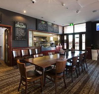 Melton Hotel - Accommodation Rockhampton