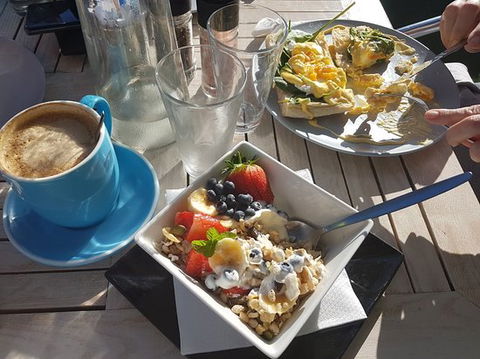 Crave At Bonnys - Accommodation Rockhampton 0