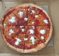 Crust Gourmet Pizza - Accommodation Rockhampton